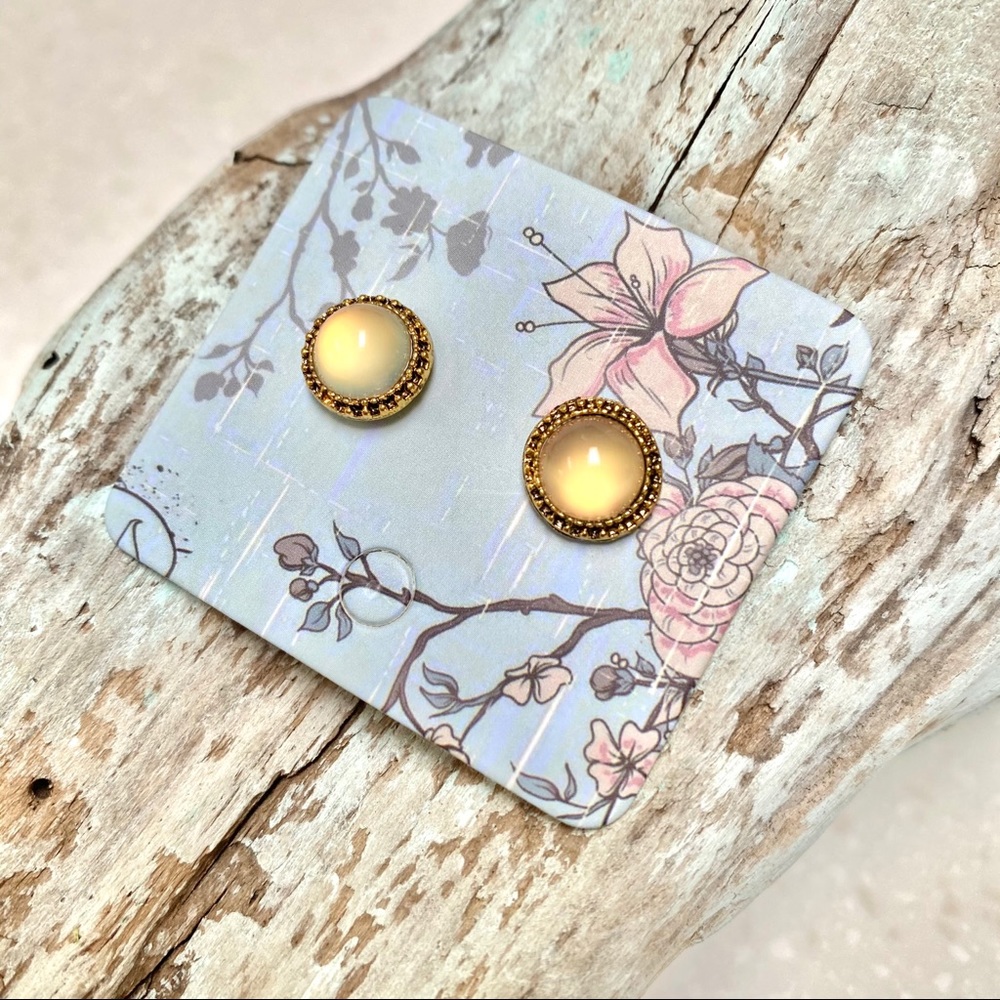 Dreamy BOHO stud earrings w enchanting shabby chic prairie Country vibe